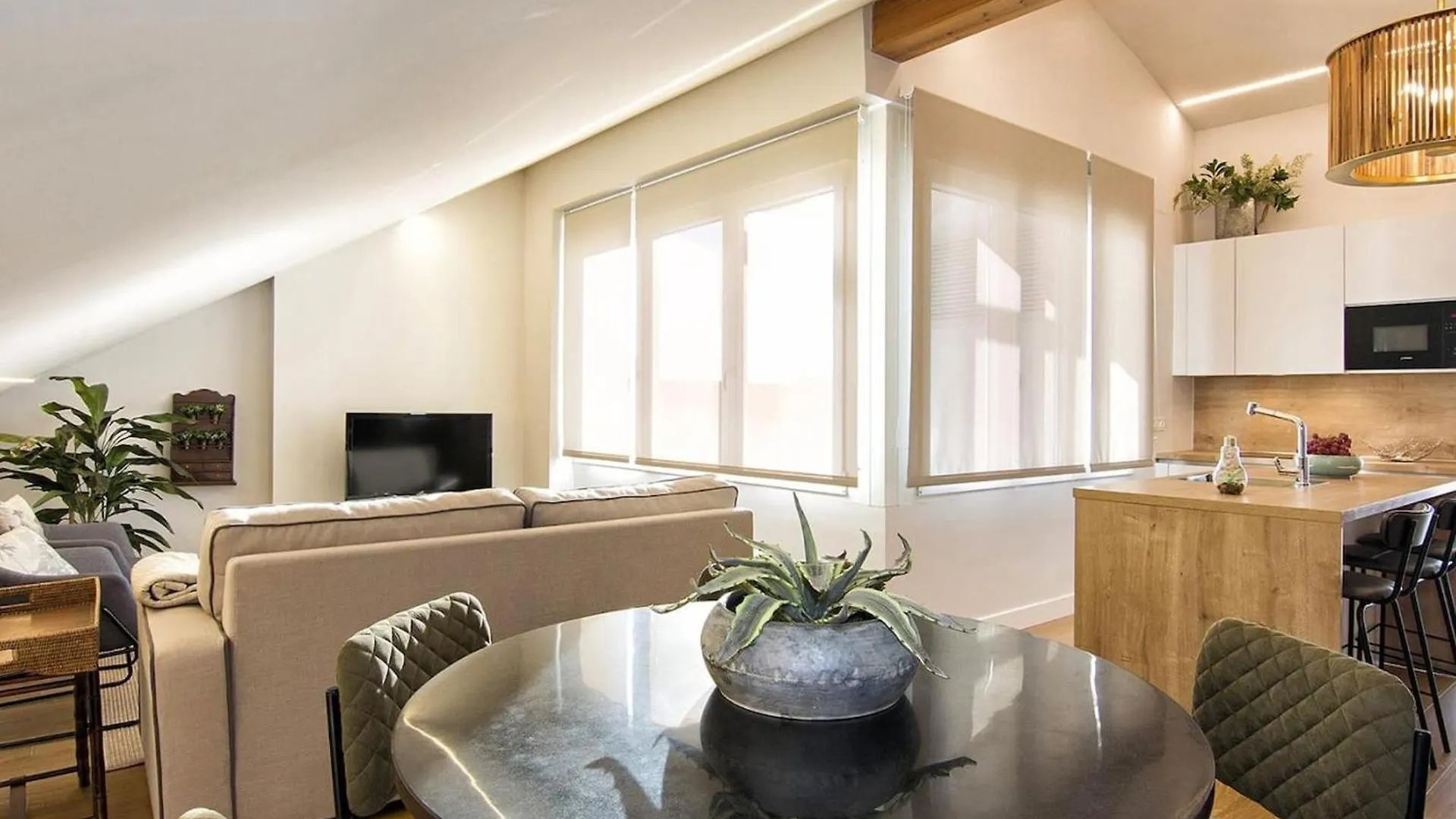 Chezmoihomes Premium Loft Private Terrace غرناطة