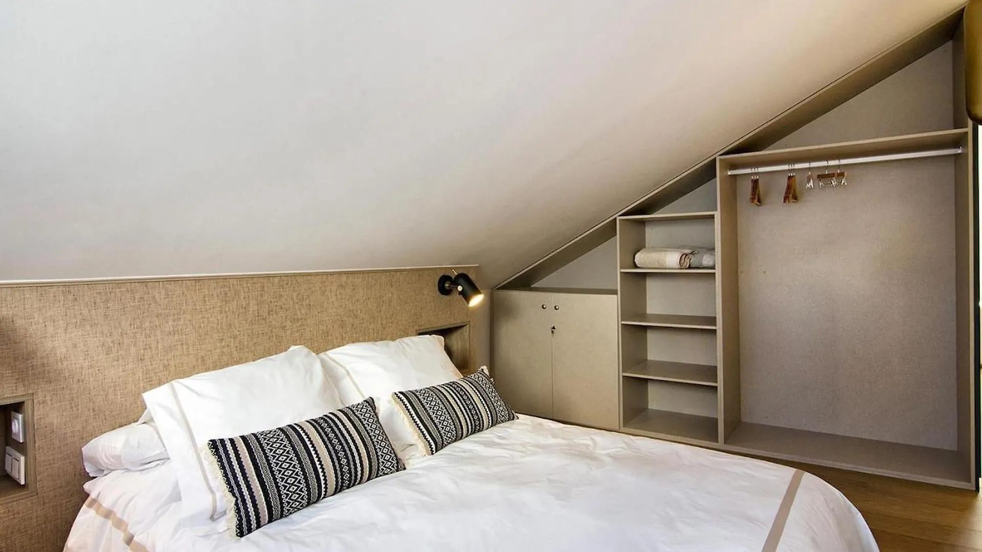 Chezmoihomes Premium Loft Private Terrace Granada 0*,  Spain